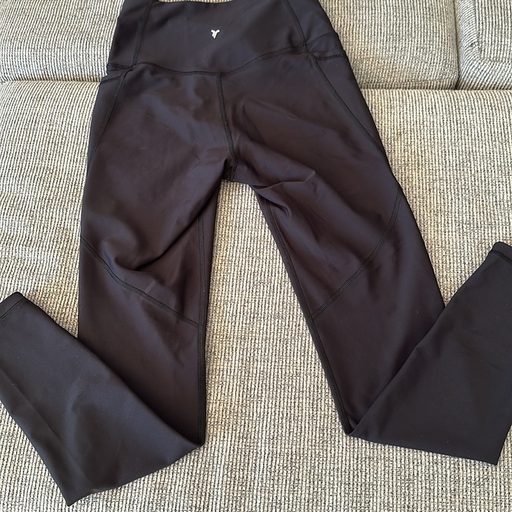 Old Navy Black High-Waisted Leggings - Picture 10 of 10